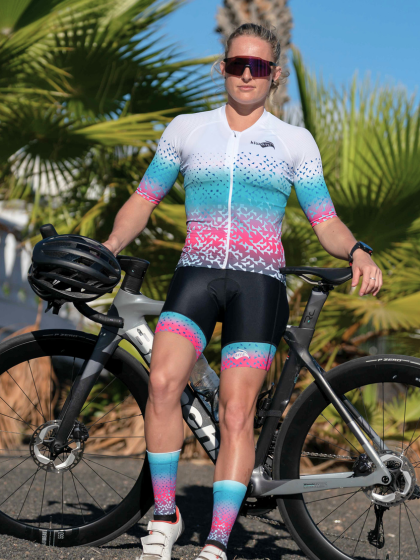 kiwami_velo_femme_maillot_et_cuissard_velo_et_tenue_de_triathlon
