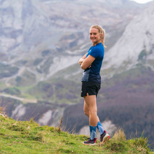 Load image into Gallery viewer, Izard women's running shorts
