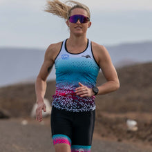 Load image into Gallery viewer, WOMEN'S RUNNING TOP  SWEETWATER SWIM STUDIO

