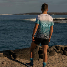 Load image into Gallery viewer, MEN'S RUNNING T-SHIRT SWEETWATER SWIM STUDIO
