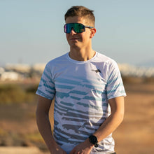 Load image into Gallery viewer, Best running t-shirt for triathletes – designed for comfort, speed, KIWAMI - triathlon swim bike run
