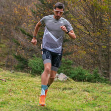 Load image into Gallery viewer, Trail-running short Equilibrium - Bivouac
